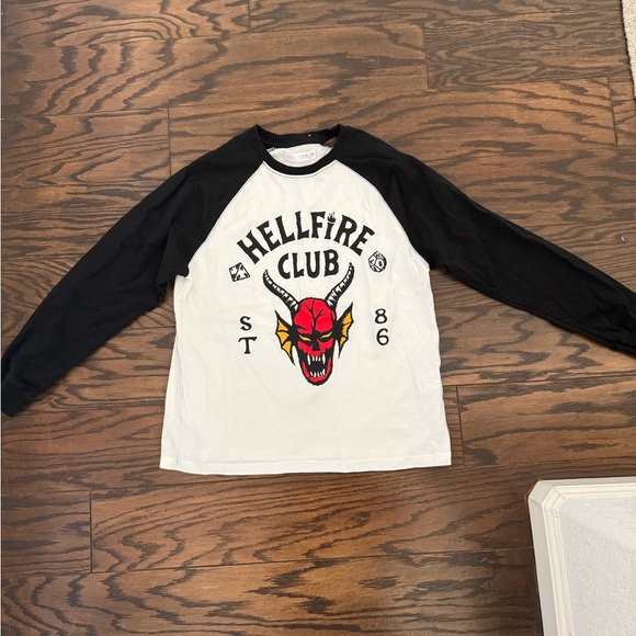 Stranger Things Netflix Raglan Shirt - Picture 1 of 2